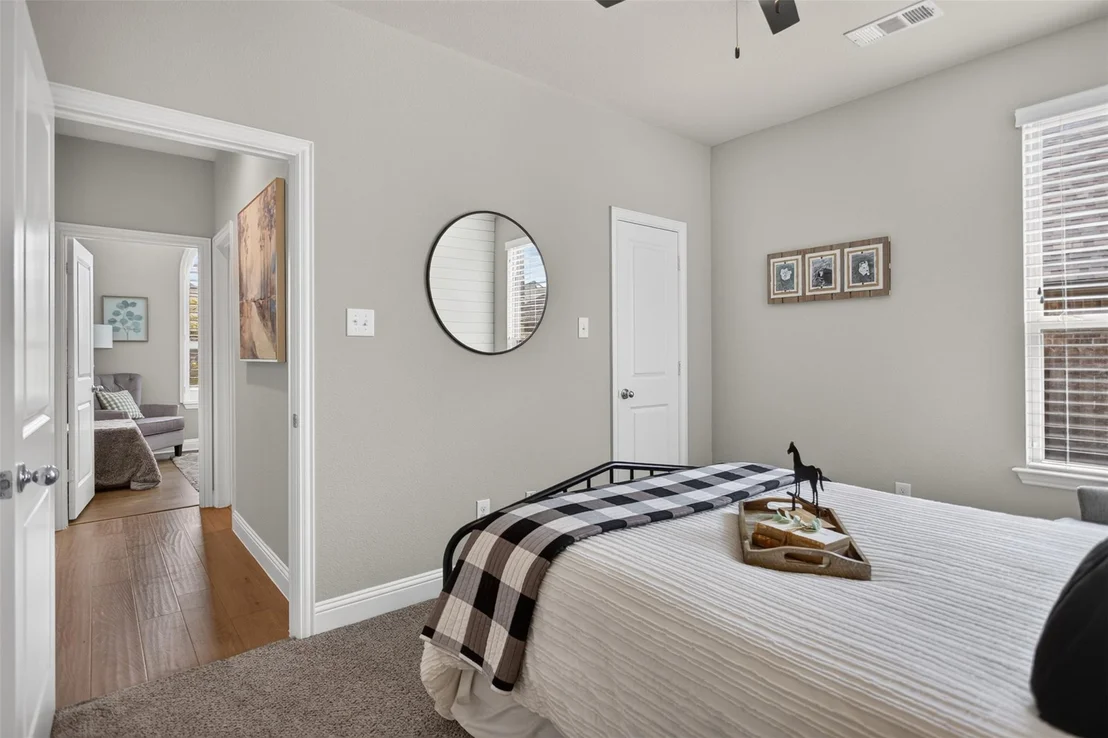 Photo of 1123 Highgate Road
