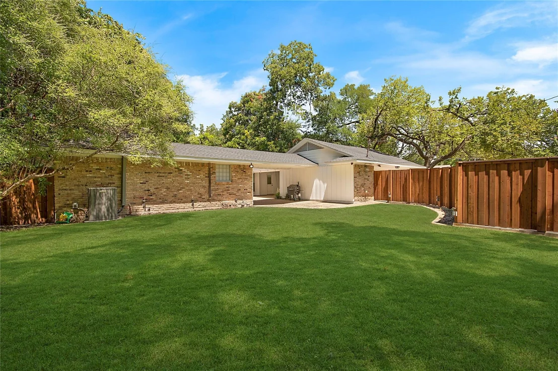 Photo of 1049 Forest Grove Drive