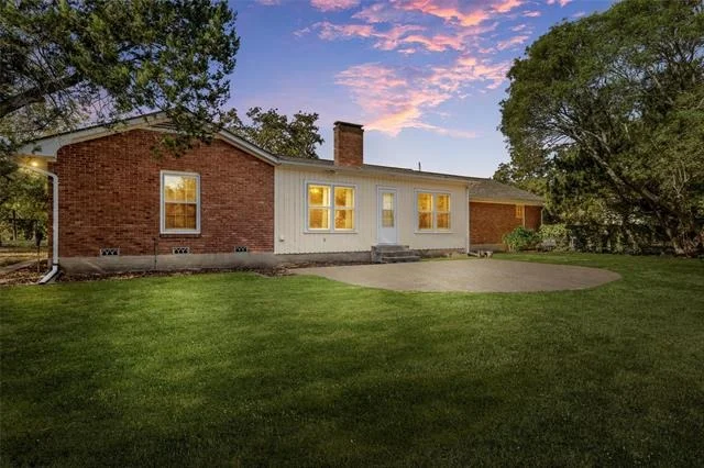 Photo of 4825 Hillcrest Drive