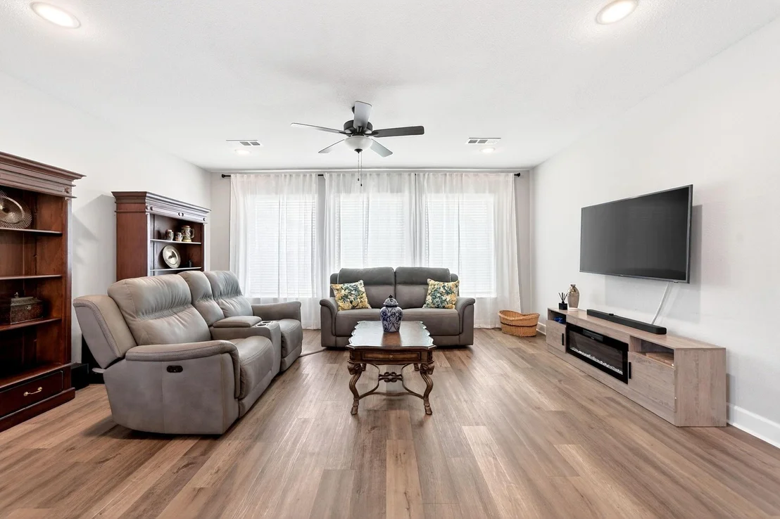 Photo of 1469 Lawnview Drive