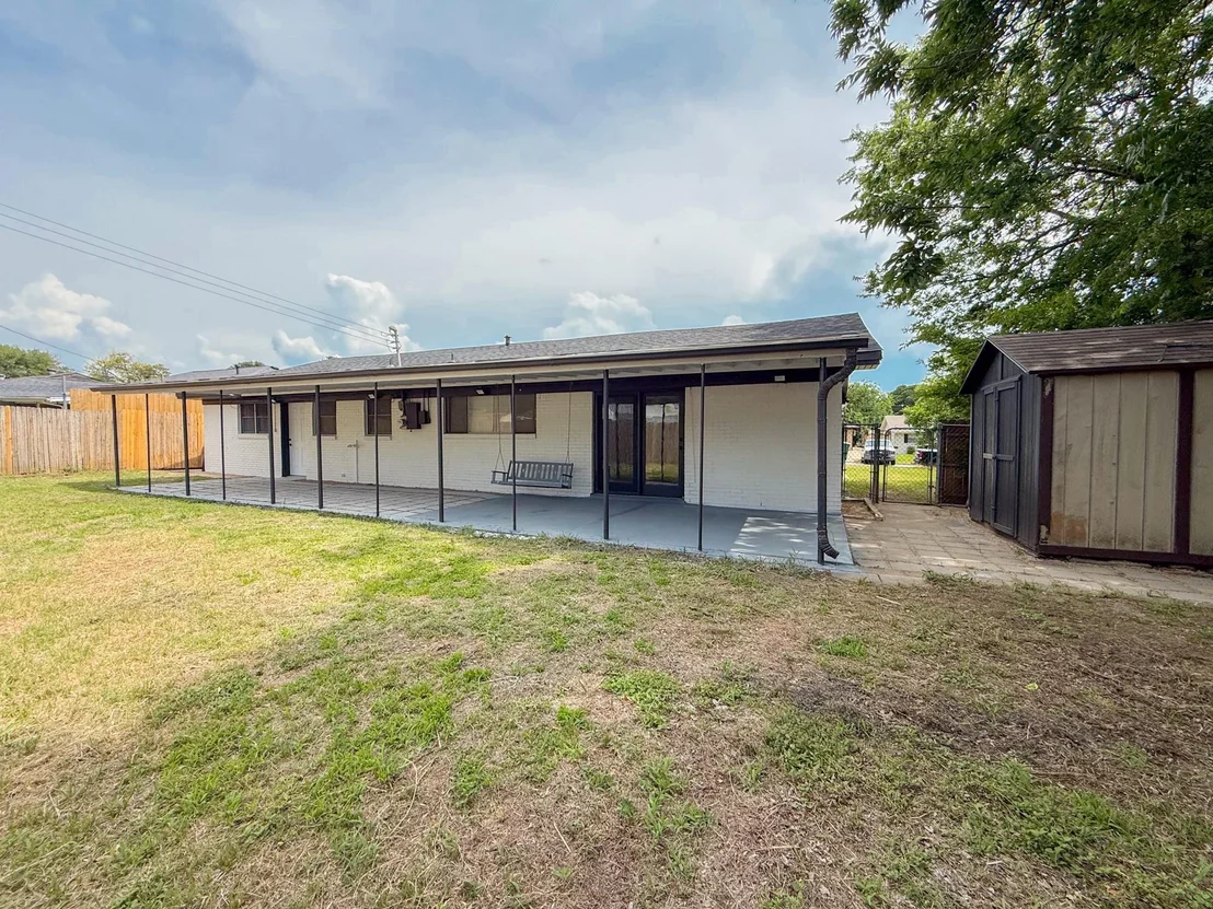 Photo of 228 Hallbrook Drive