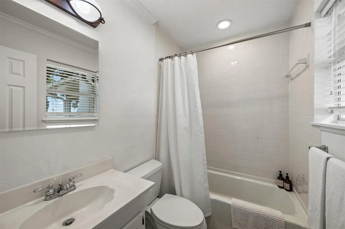 Photo of 211 Lake Front Drive