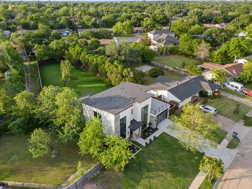 Photo of 14015 Rawhide Parkway