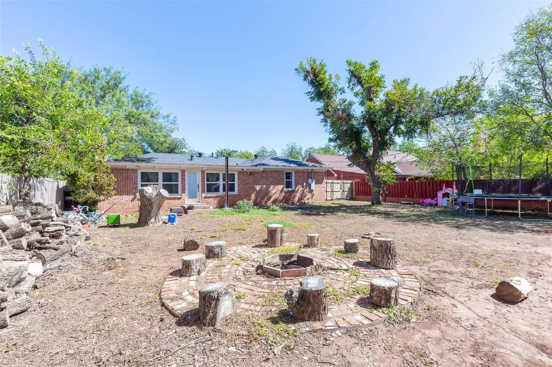 Photo of 720 GLENDALE Drive