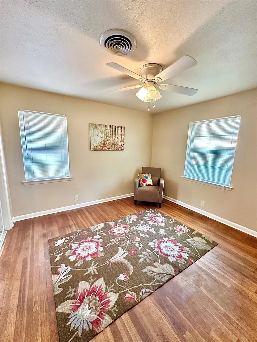 Photo of 817 Laguna Drive