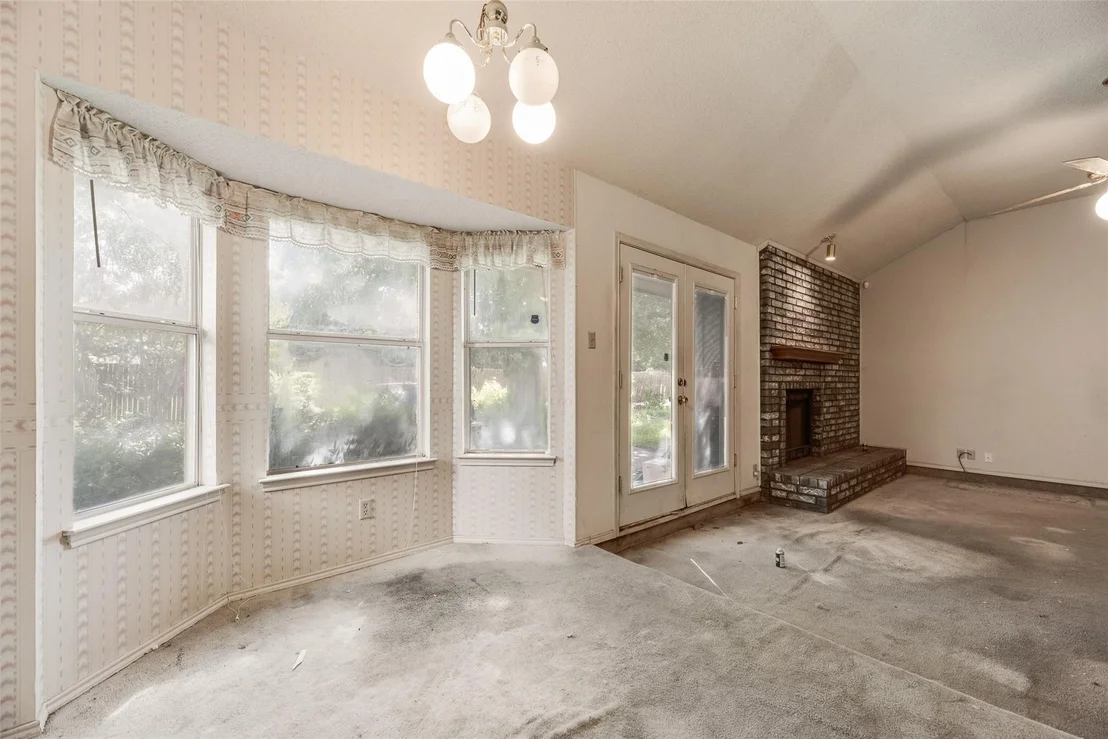 Photo of 6010 Maple Leaf Drive