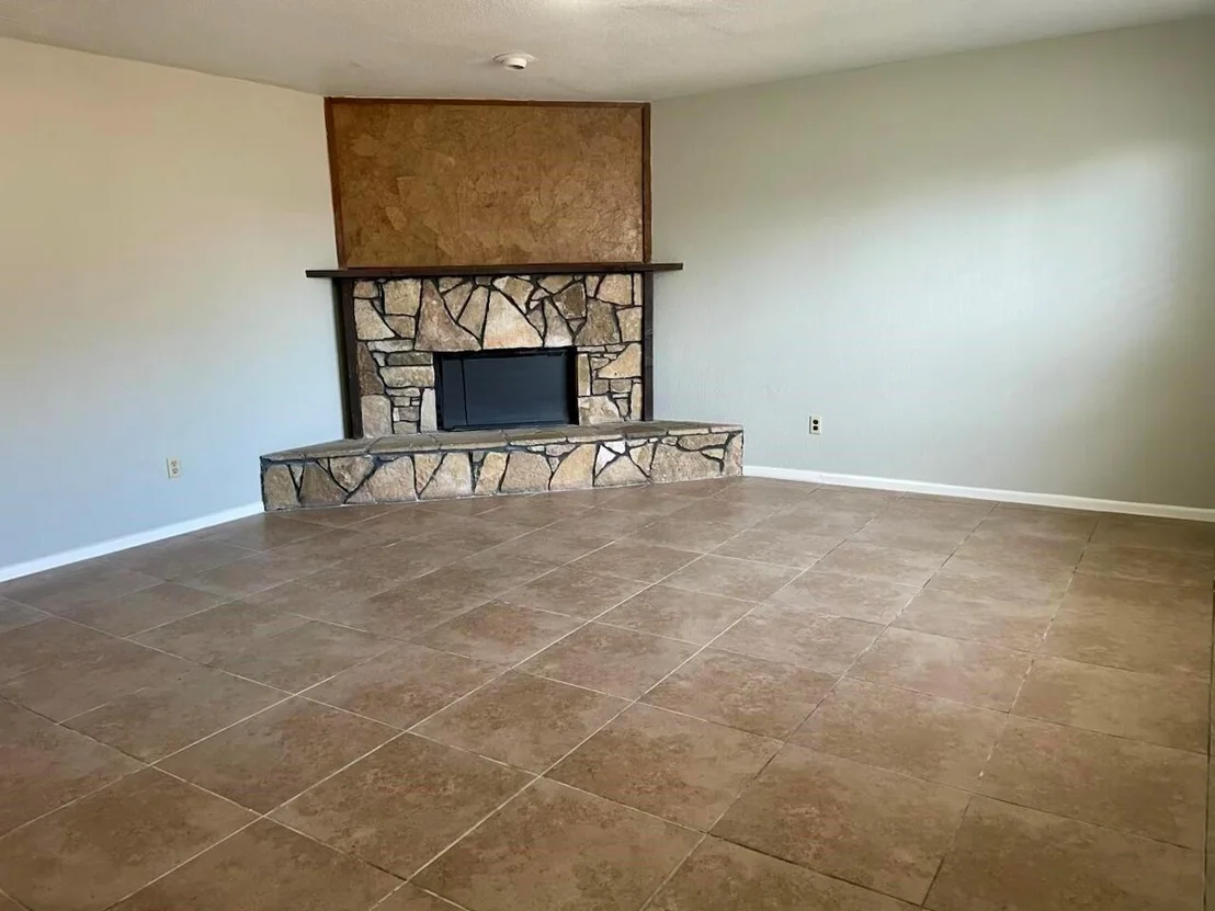 Photo of 915 Lemontree Drive