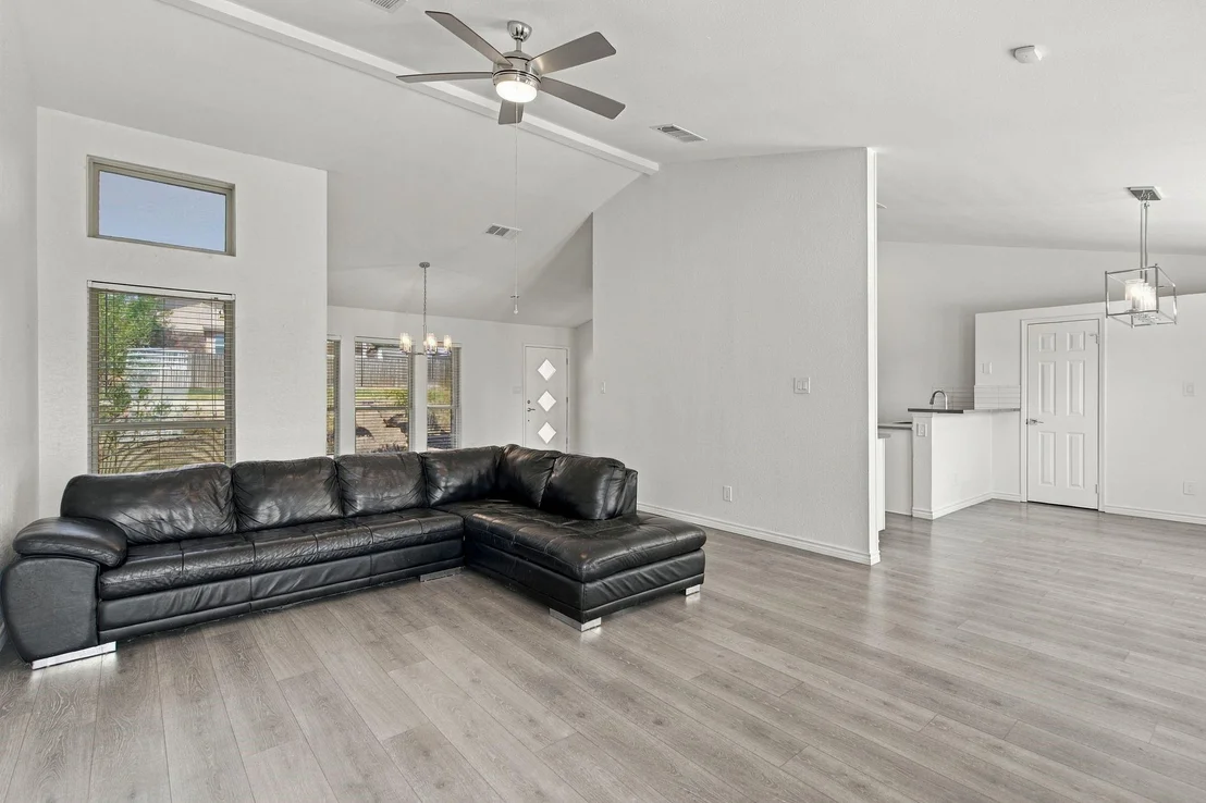 Photo of 4405 Queen Circle
