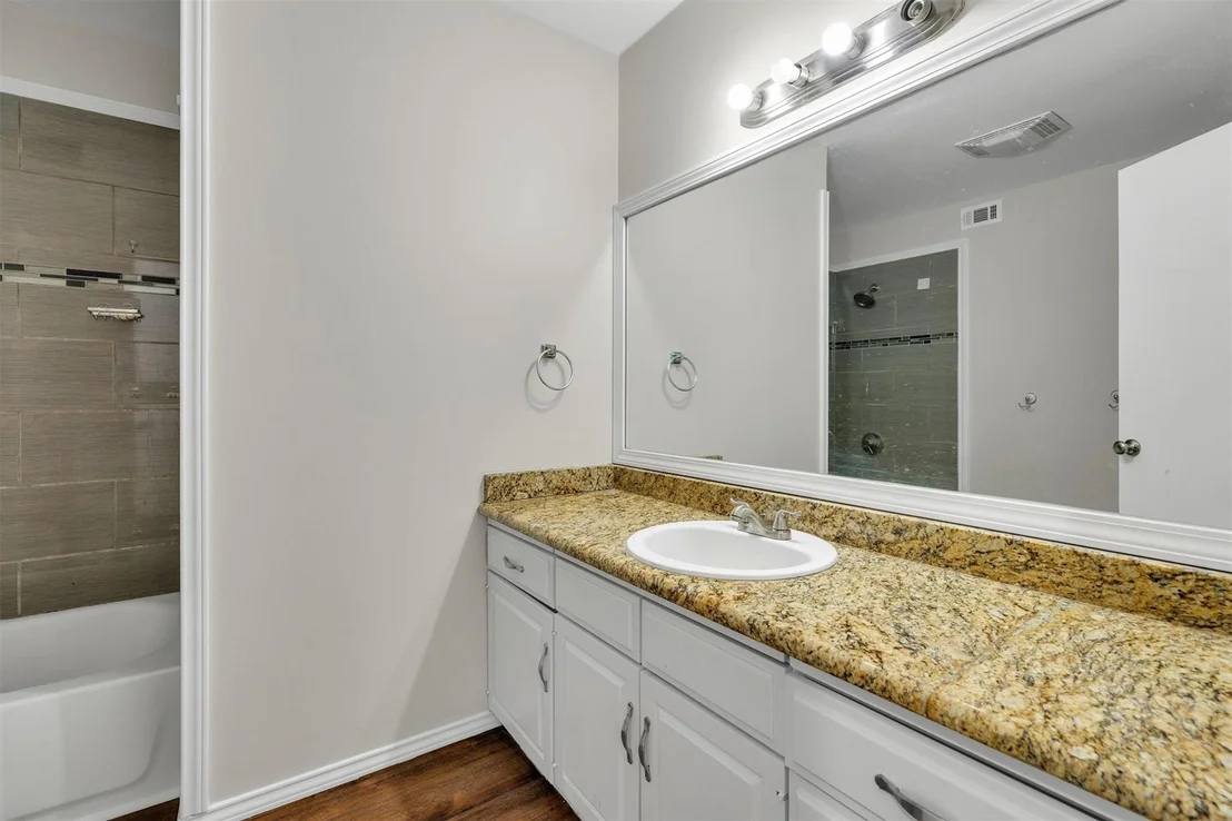 Photo of 209 Mistletoe Lane