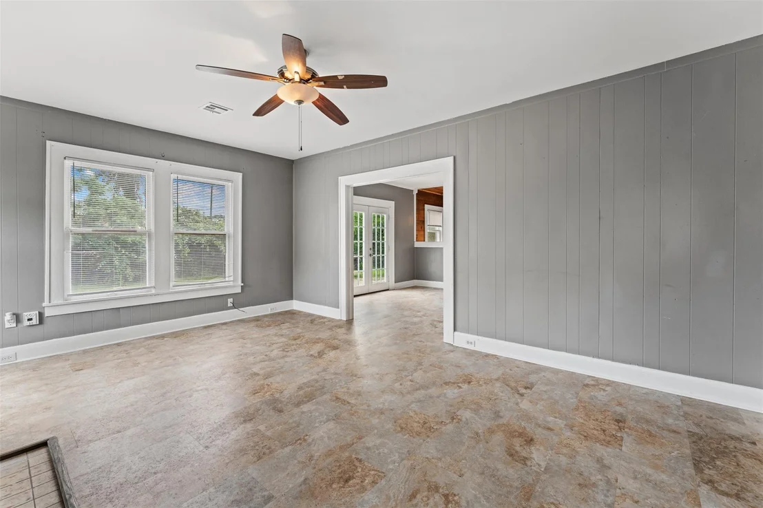 Photo of 512 Herring Avenue