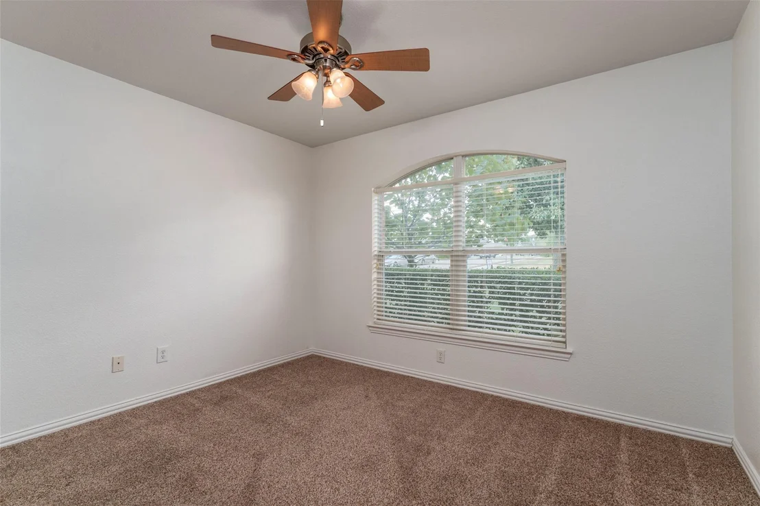 Photo of 6633 Chalk River Drive