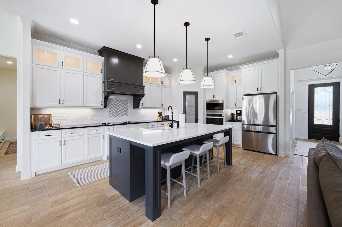 Photo of 1135 Paradise Parkway