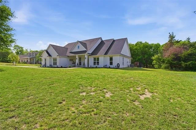 Photo of 330 Pecan Hollow Circle