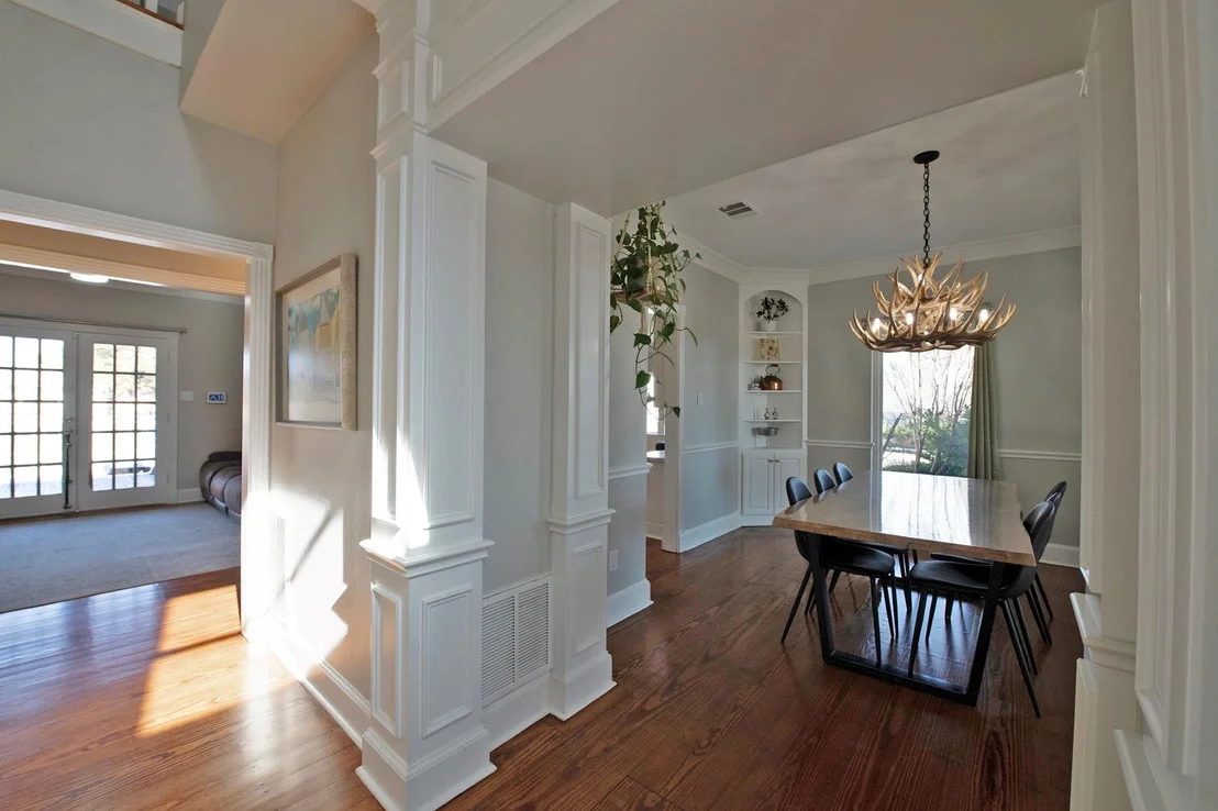 Photo of 405 Chippendale Drive