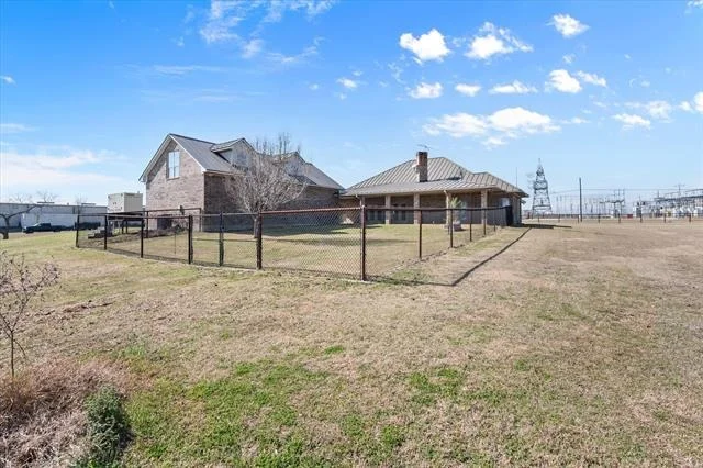Photo of 1141 Lake Halbert Road