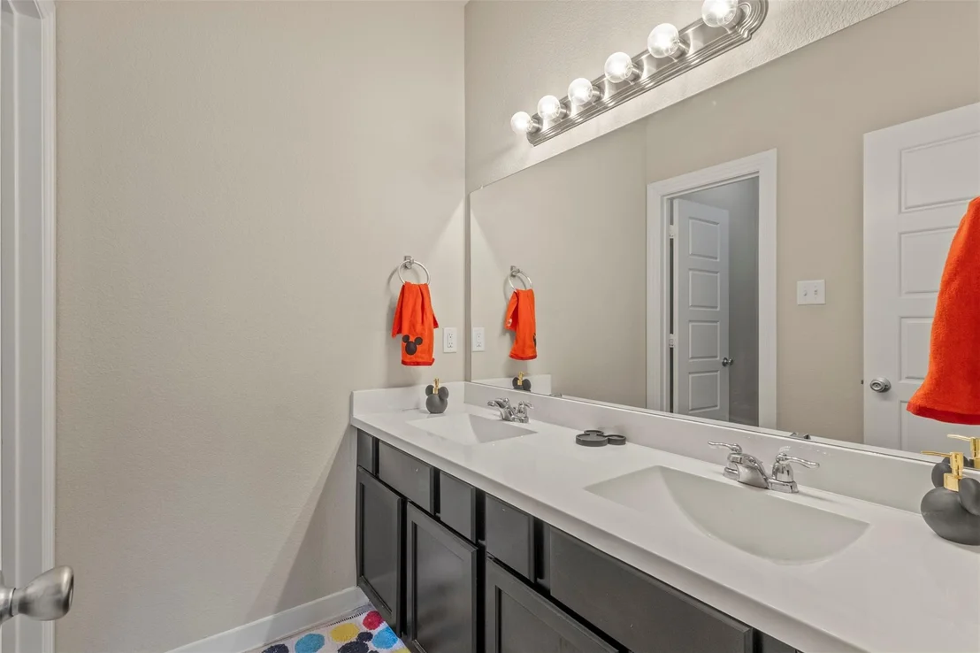 Photo of 1300 Lawnview Drive