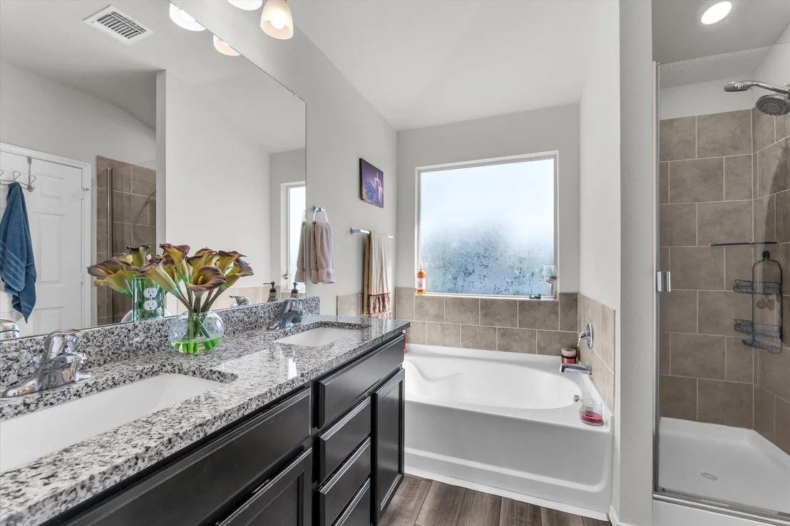 Photo of 2912 Brosnan Road