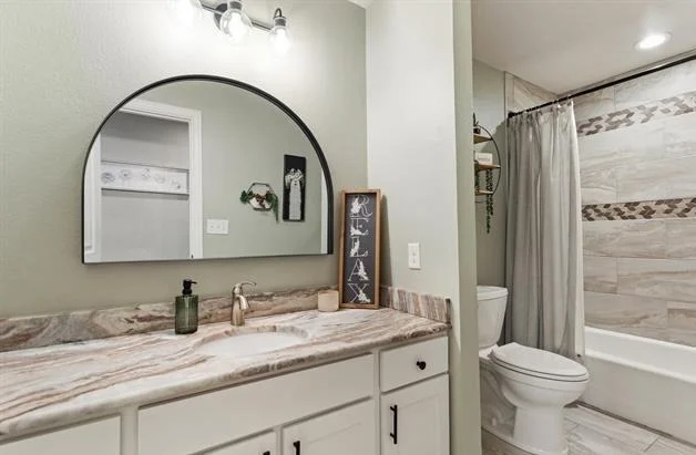 Photo of 237 E Hideaway