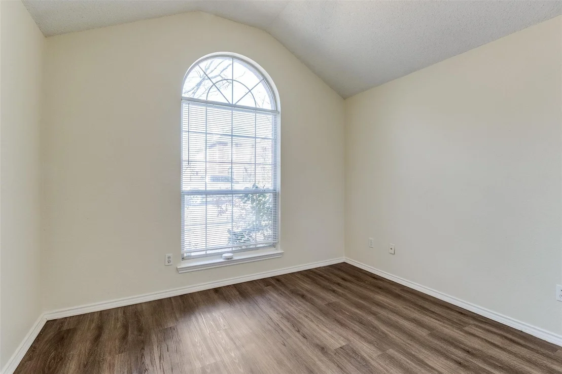 Photo of 718 Indianpaint Drive