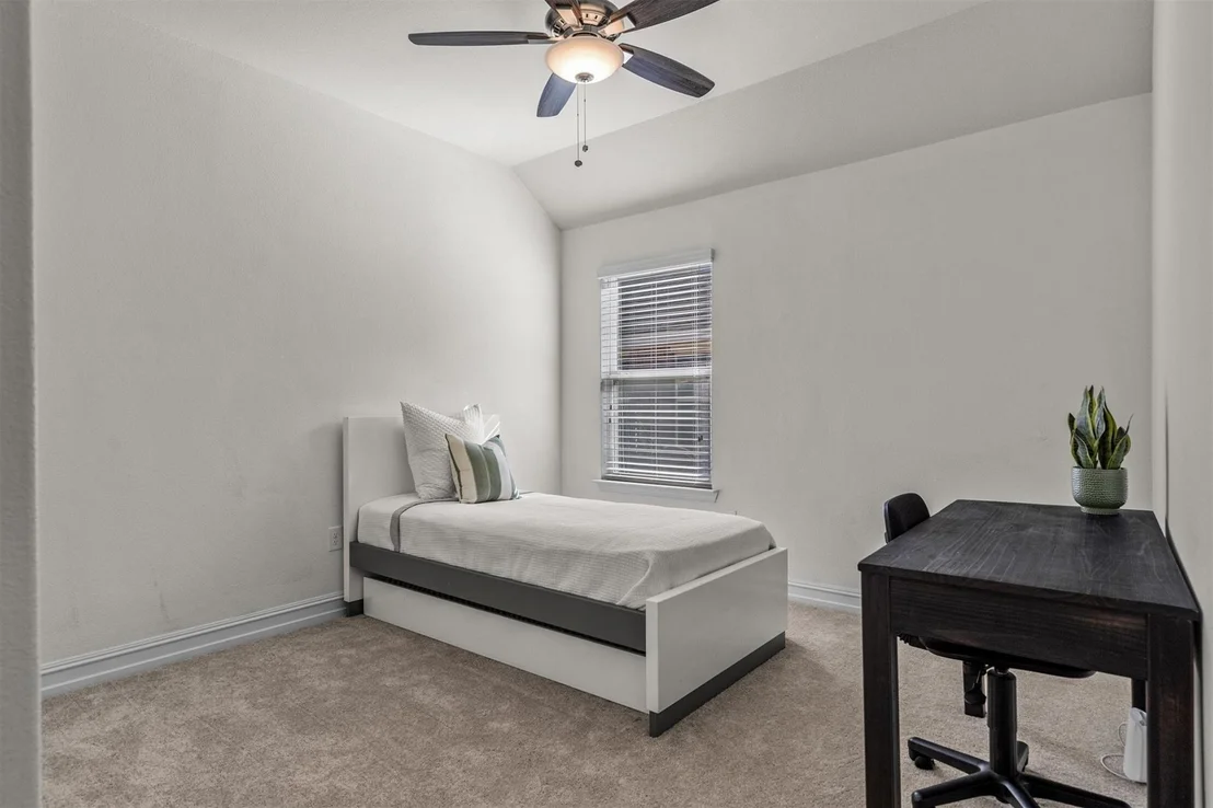 Photo of 6424 Roaring Creek