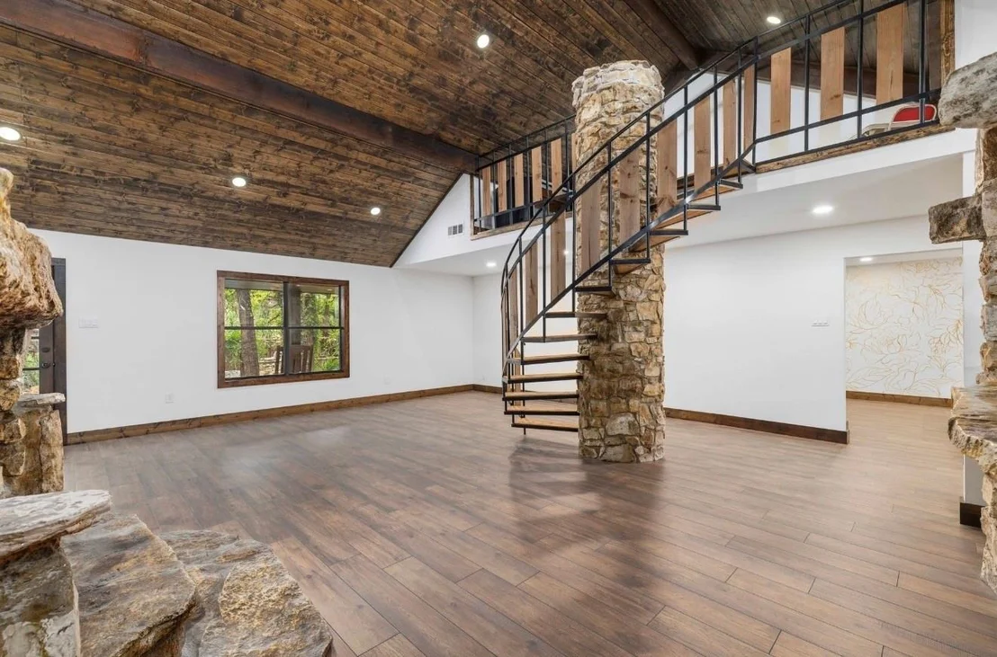 Photo of 3296 Campbell Trail