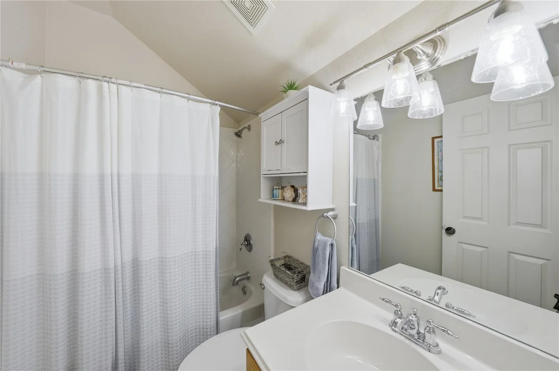 Photo of 1003 Killian Drive
