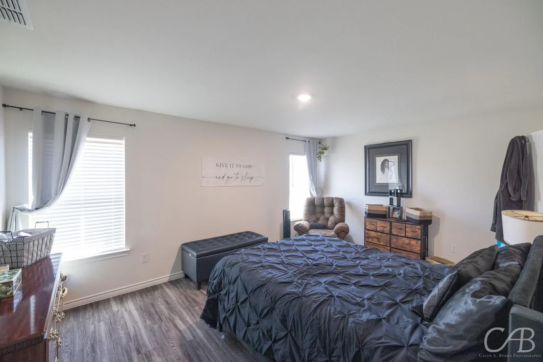 Photo of 7910 Vineyard Drive
