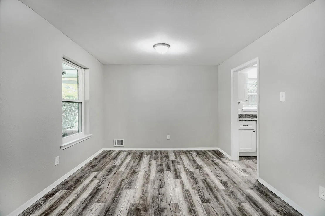 Photo of 1414 Dumont Drive