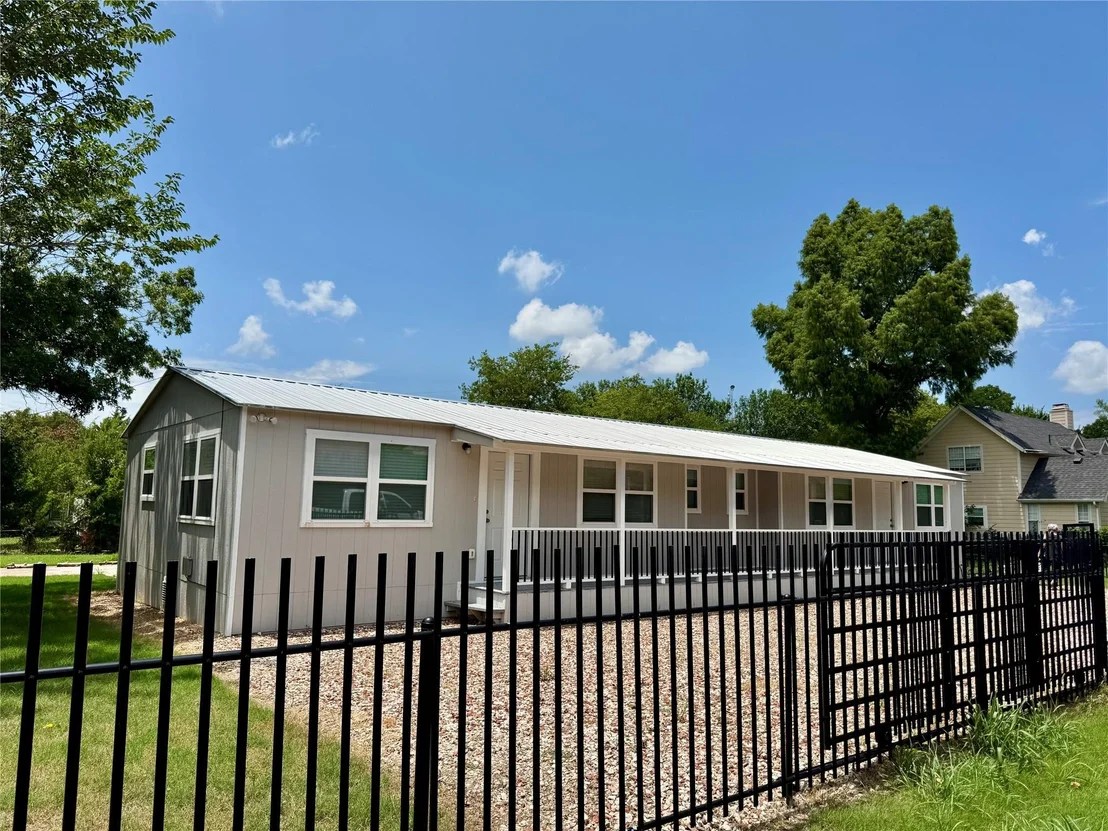 Photo of 5777 County Road 927