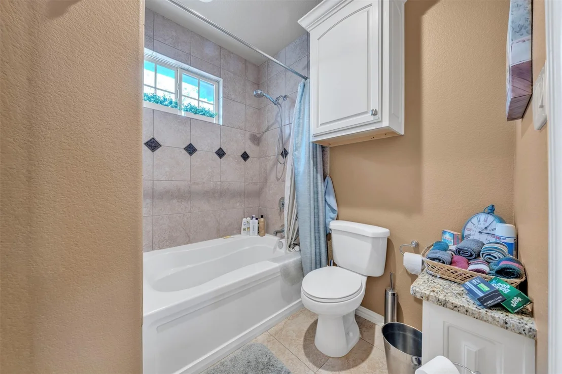 Photo of 2400 Vineyard Drive