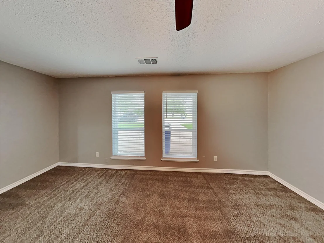 Photo of 702 Redbud Drive