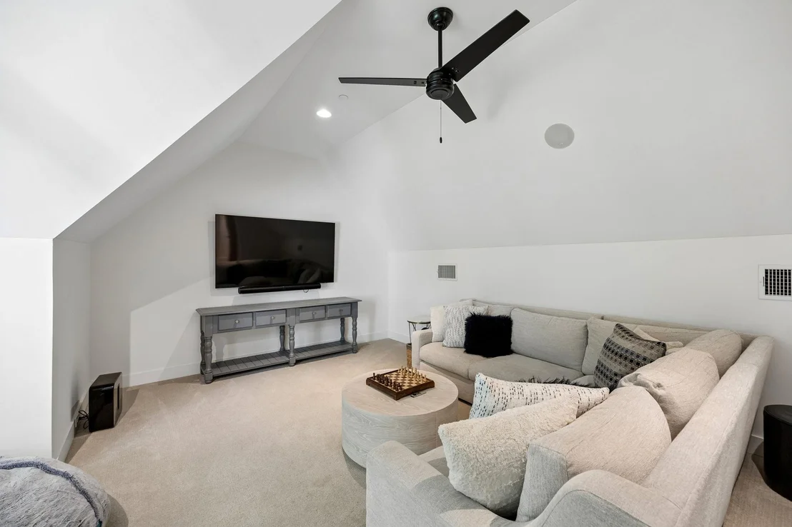 Photo of 4437 Grassmere Lane