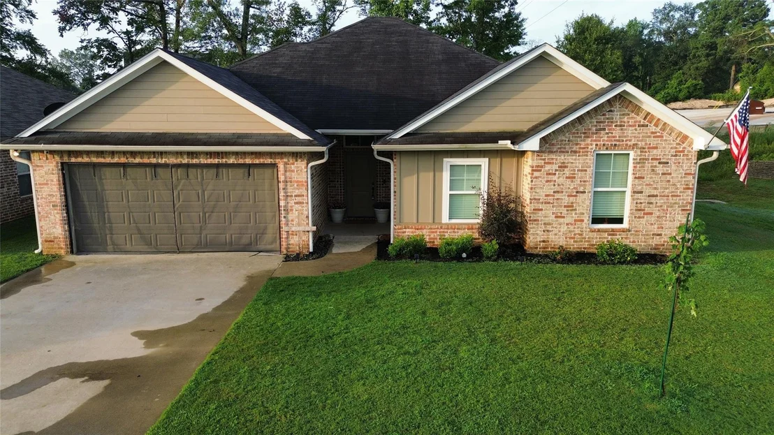 Photo of 3123 Oak Bend