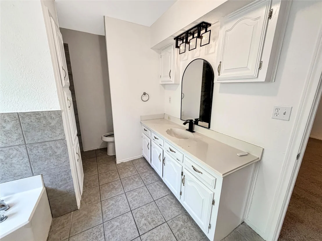 Photo of 1106 N Atkins Drive