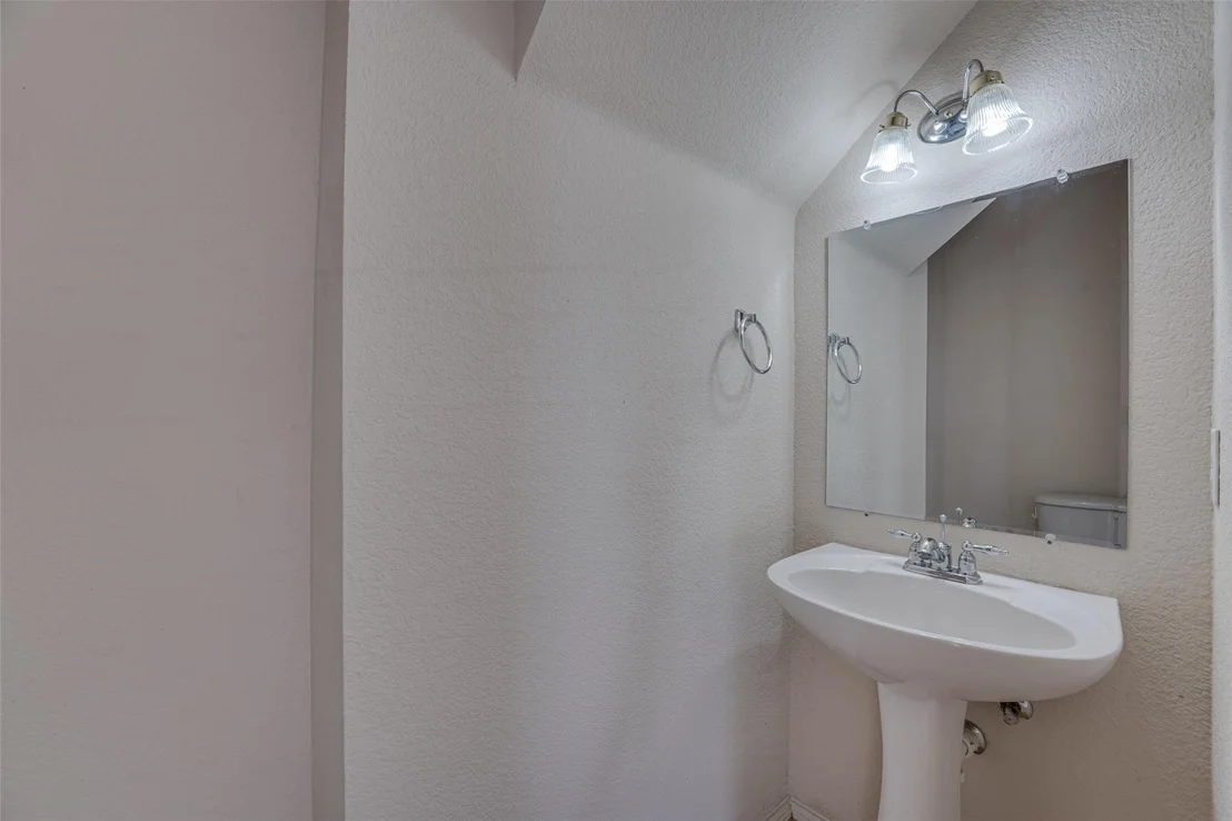 Photo of 558 Presidio Drive