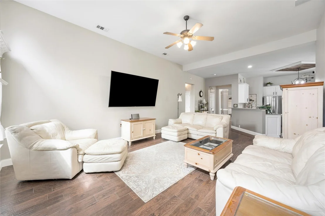 Photo of 1004 Dover Heights Trail