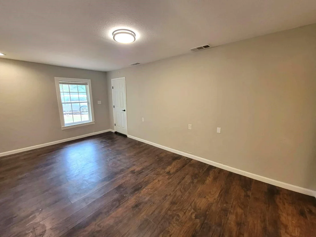 Photo of 103 W Cayuga Drive