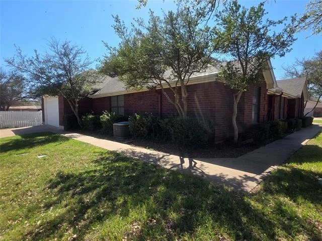 Photo of 1404 Roanoake Drive