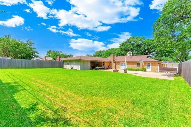 Photo of 1328 Brookside Drive