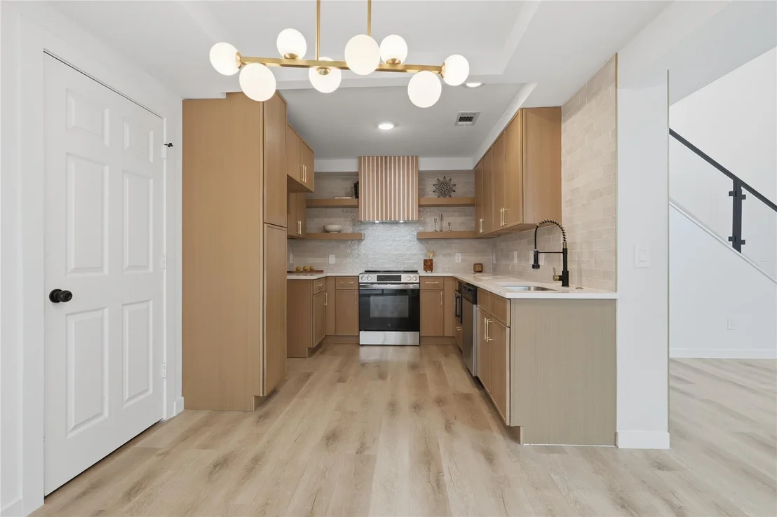 Photo of 17118 Planters Row