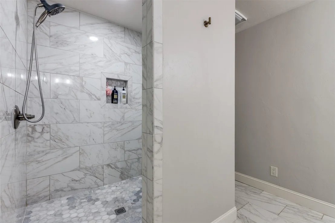 Photo of 605 Private Road 5881