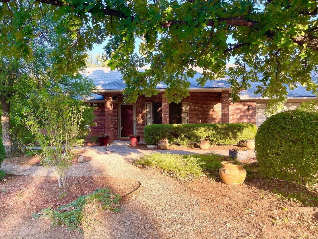 Photo of 634 Maplewood Drive