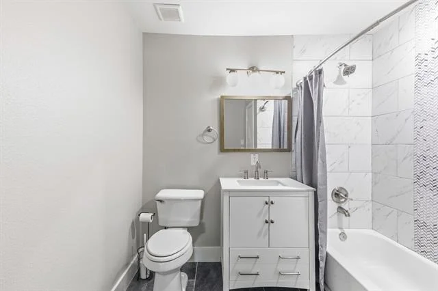 Photo of 112 Royal Lane