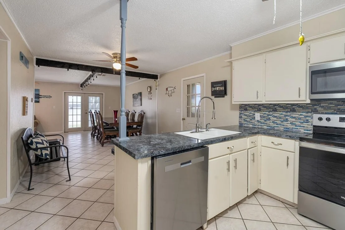 Photo of 100 W Oak Acres Drive
