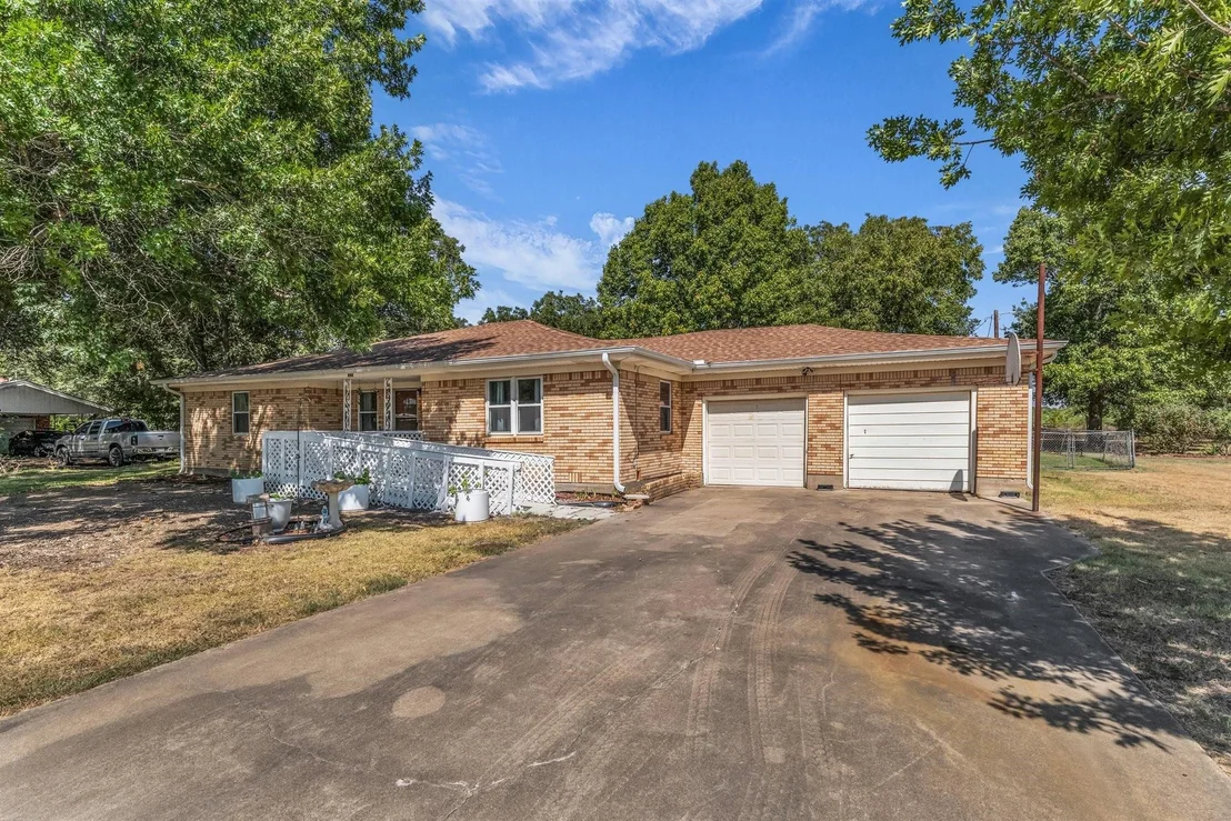 Photo of 896 Randy Drive