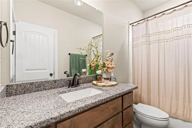 Photo of 916 Silverleaf Drive