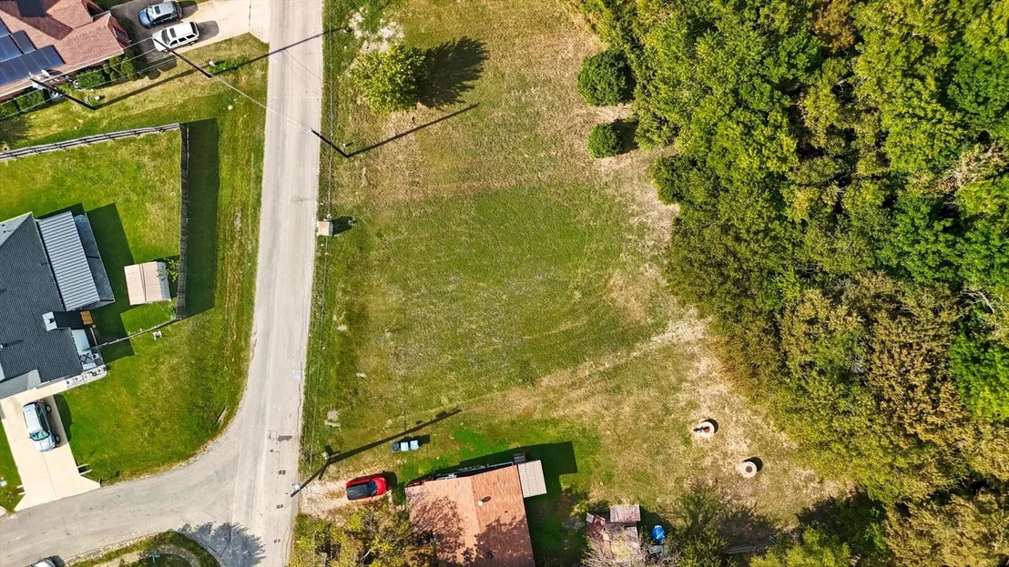 Photo of 869 Lakeside Drive