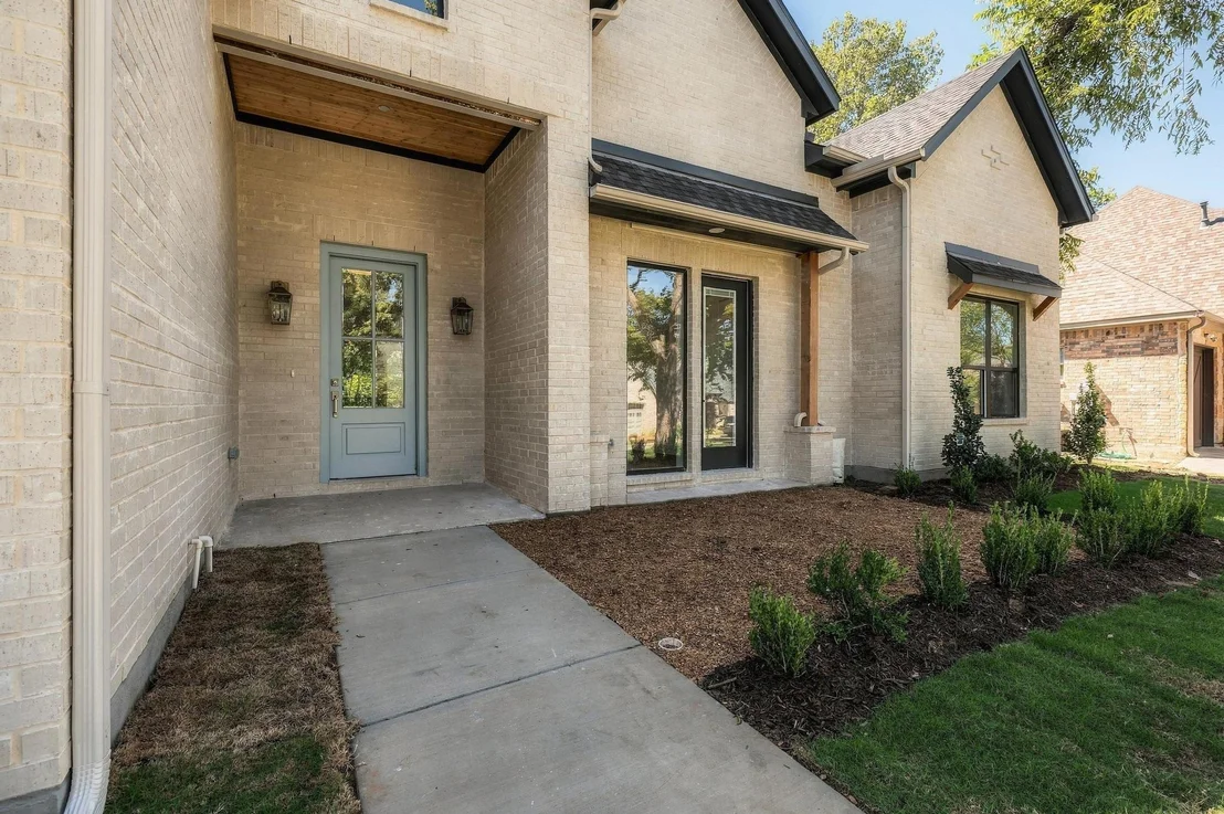Photo of 2510 Creekbend Circle