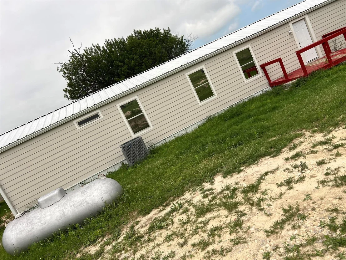 Photo of 1661 County Road 195
