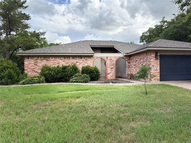Photo of 3225 Westchester Drive